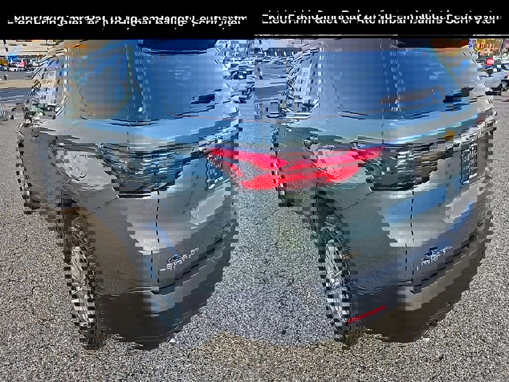 Used 2023 Chevrolet Traverse LT image 5