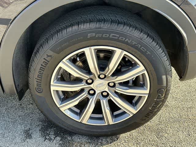 Used 2023 Cadillac XT4 Sport w/ Sun And Sound Package AWD/4WD image 5