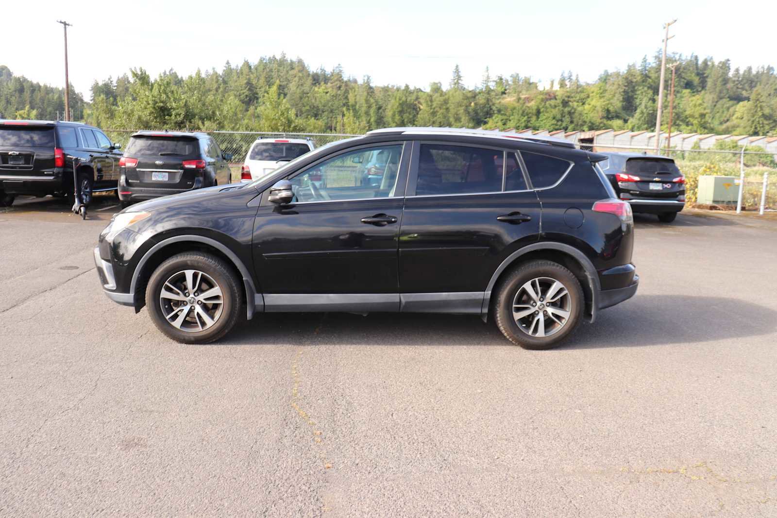 Used 2016 Toyota RAV4 XLE w/ Protection Package AWD/4WD image 8