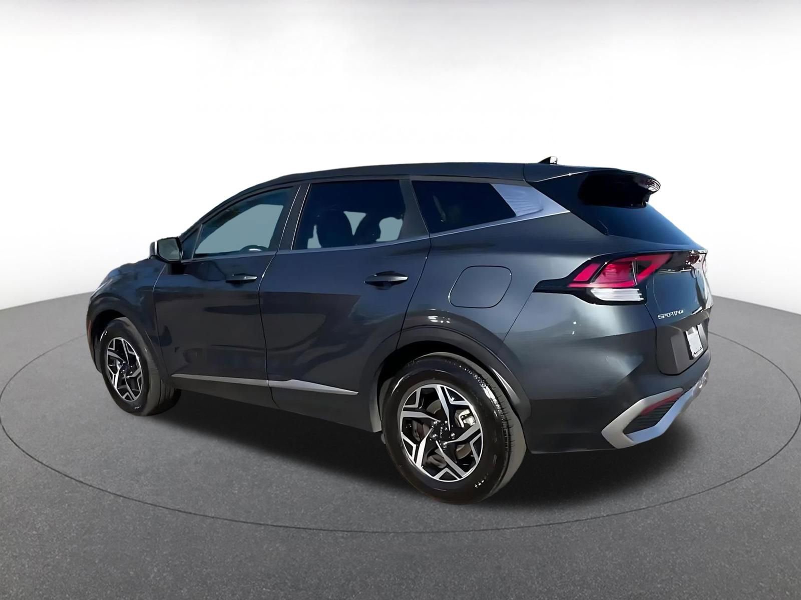 Used 2025 Kia Sportage LX image 10