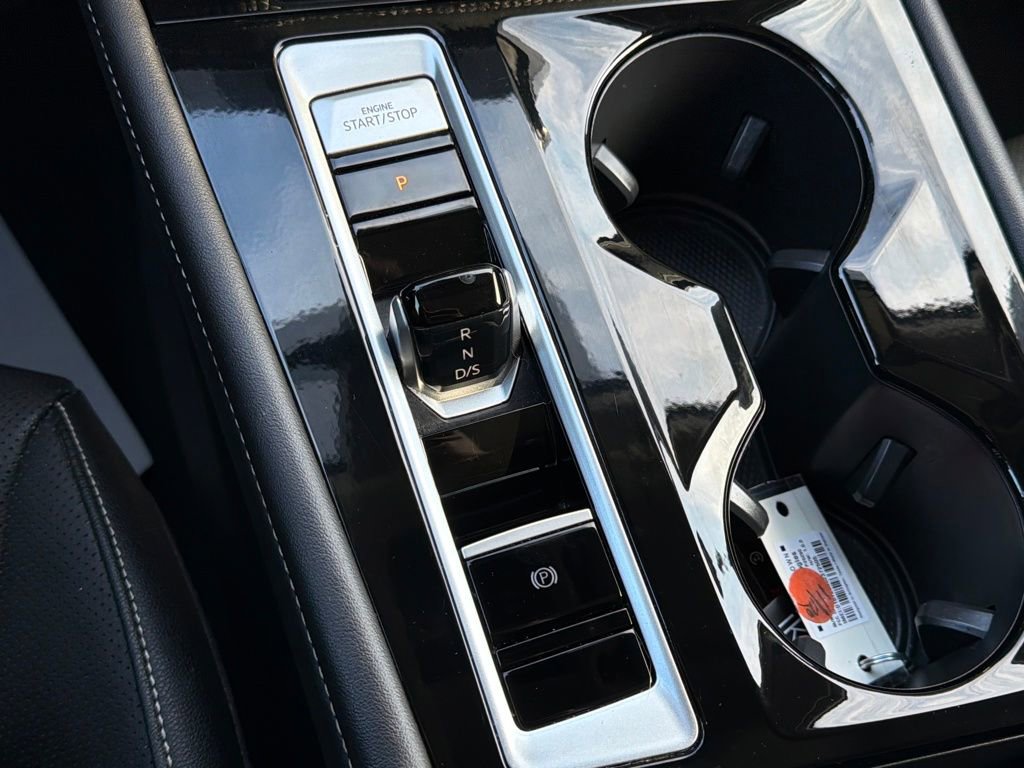 Used 2025 Volkswagen Atlas SE w/ Panoramic Sunroof Package image 25