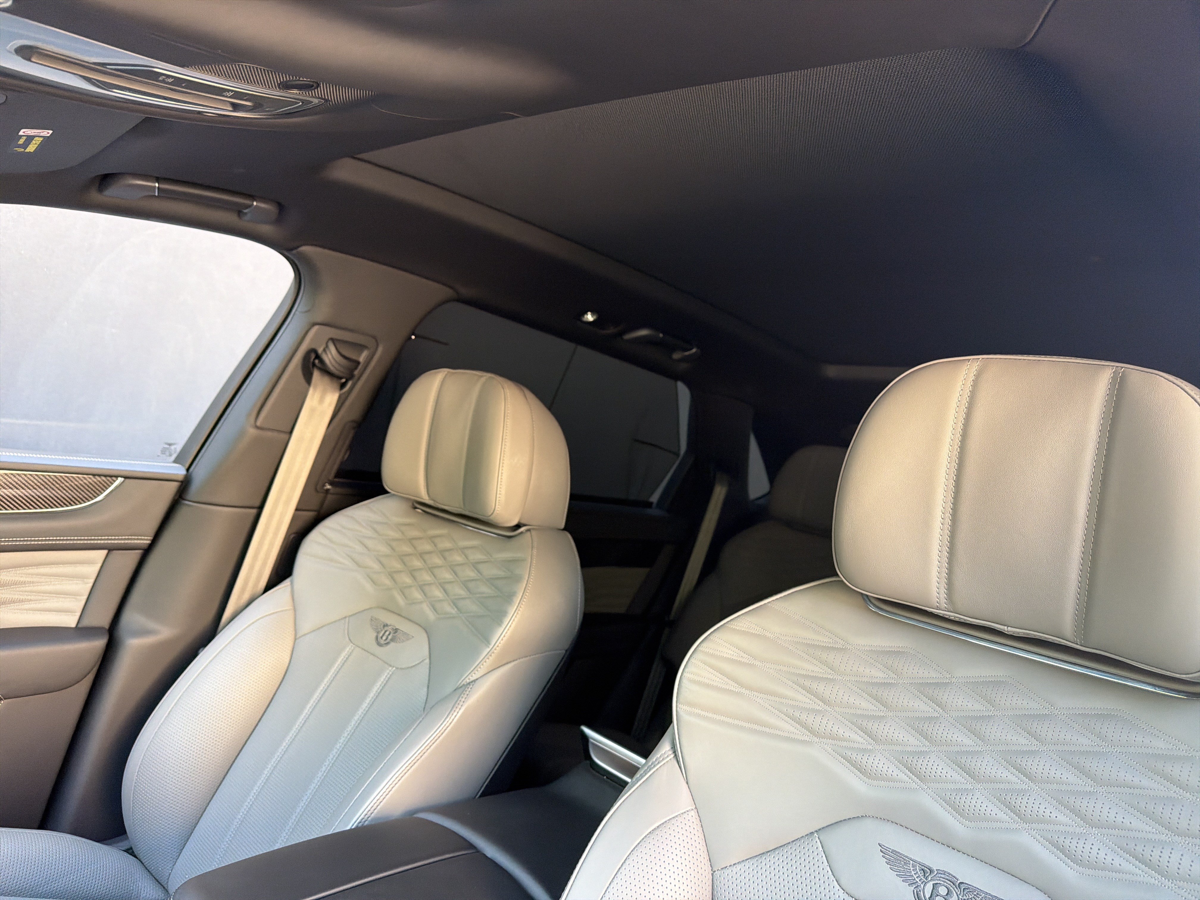Used 2023 Bentley Bentayga Extended Wheelbase AWD/4WD image 16