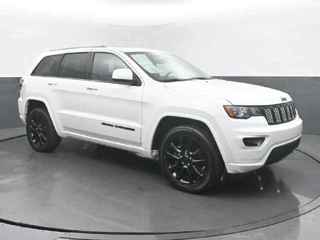 Used 2019 Jeep Grand Cherokee Altitude AWD/4WD image 7