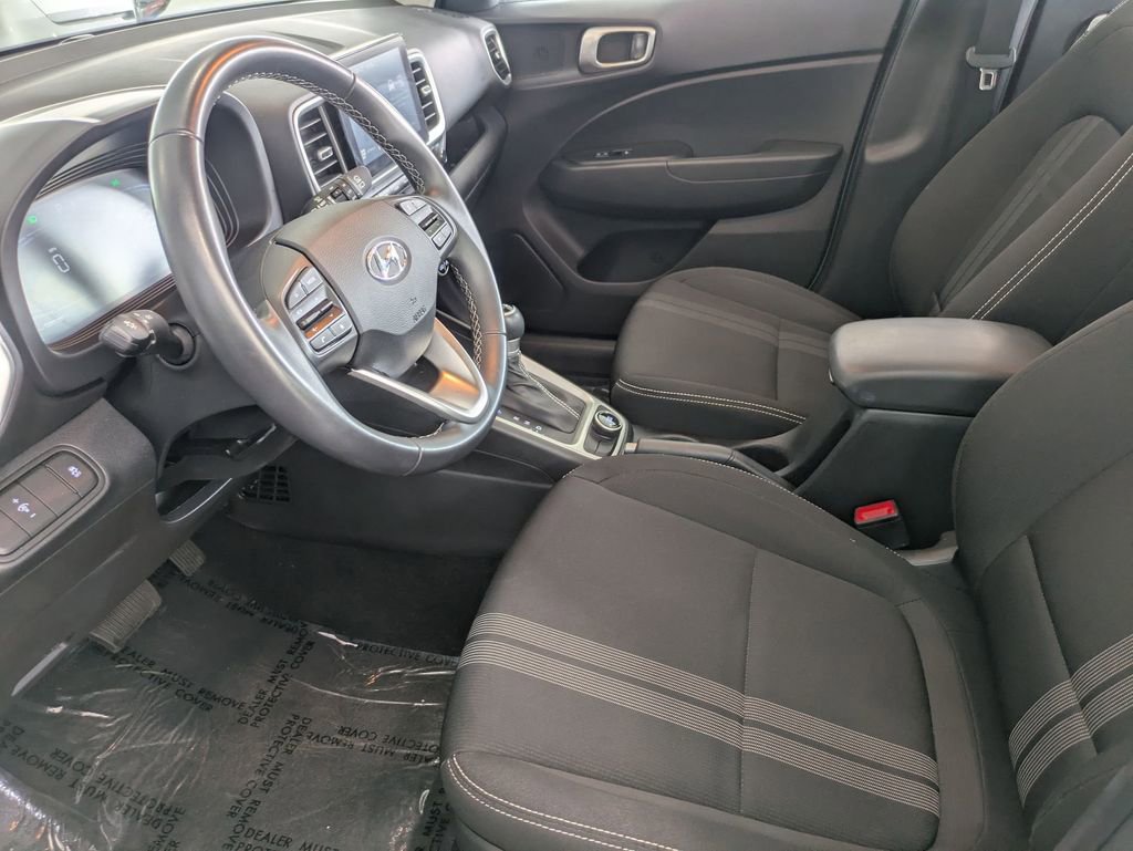 Used 2025 Hyundai Venue SEL FWD image 23