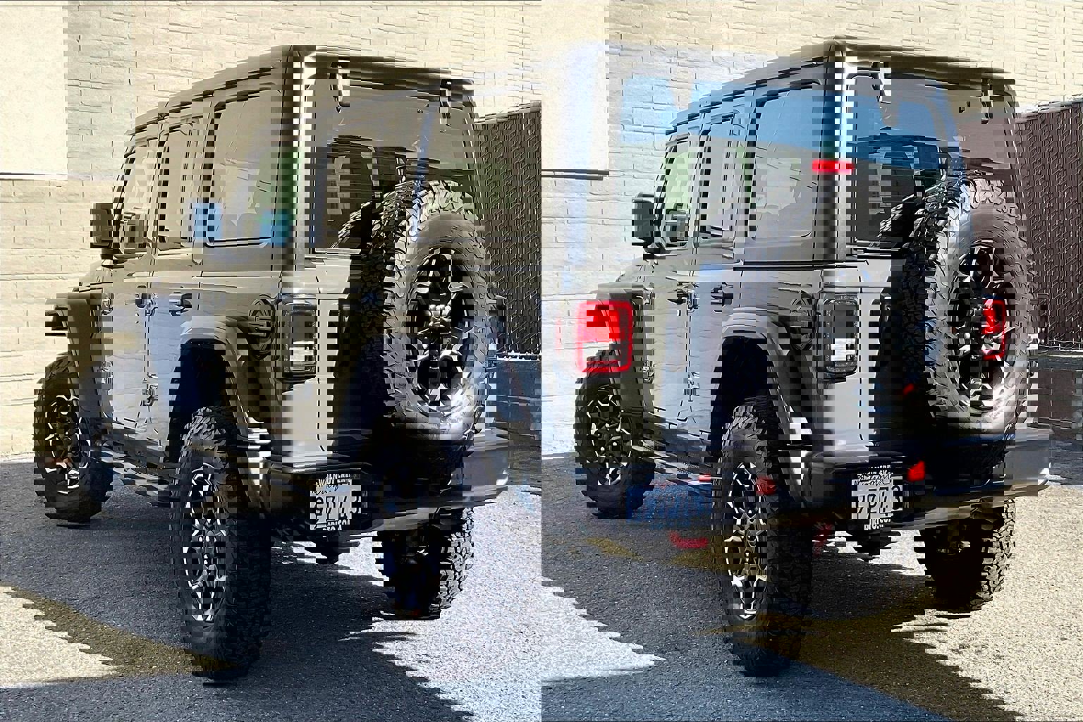 Used 2023 Jeep Wrangler Unlimited Rubicon image 9