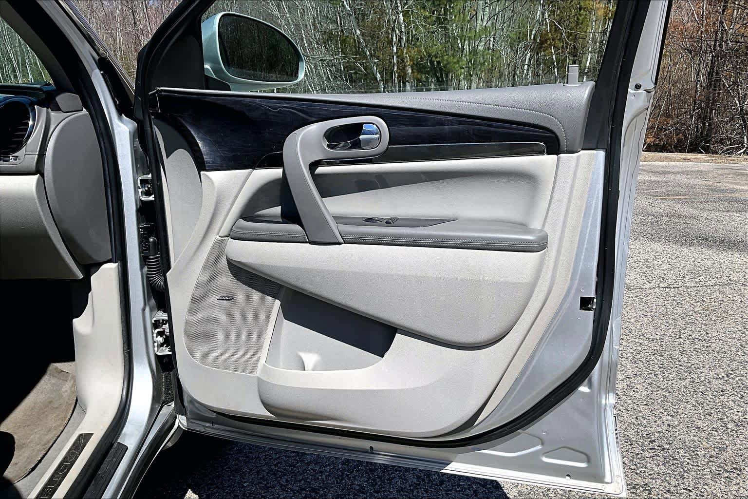 Used 2016 Buick Enclave Premium AWD/4WD image 23