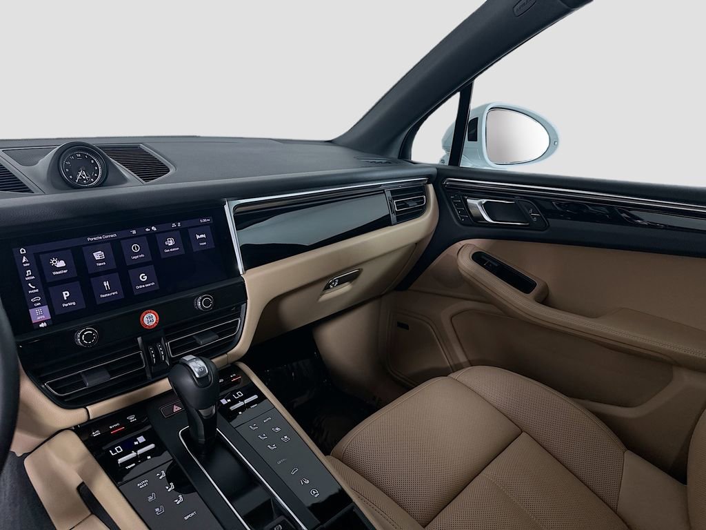 Certified 2026 Porsche Macan image 25