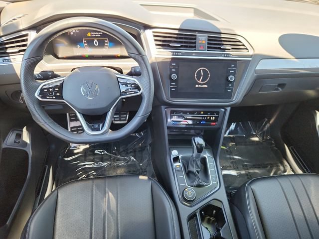 Certified 2024 Volkswagen Tiguan SE R-Line AWD/4WD image 9