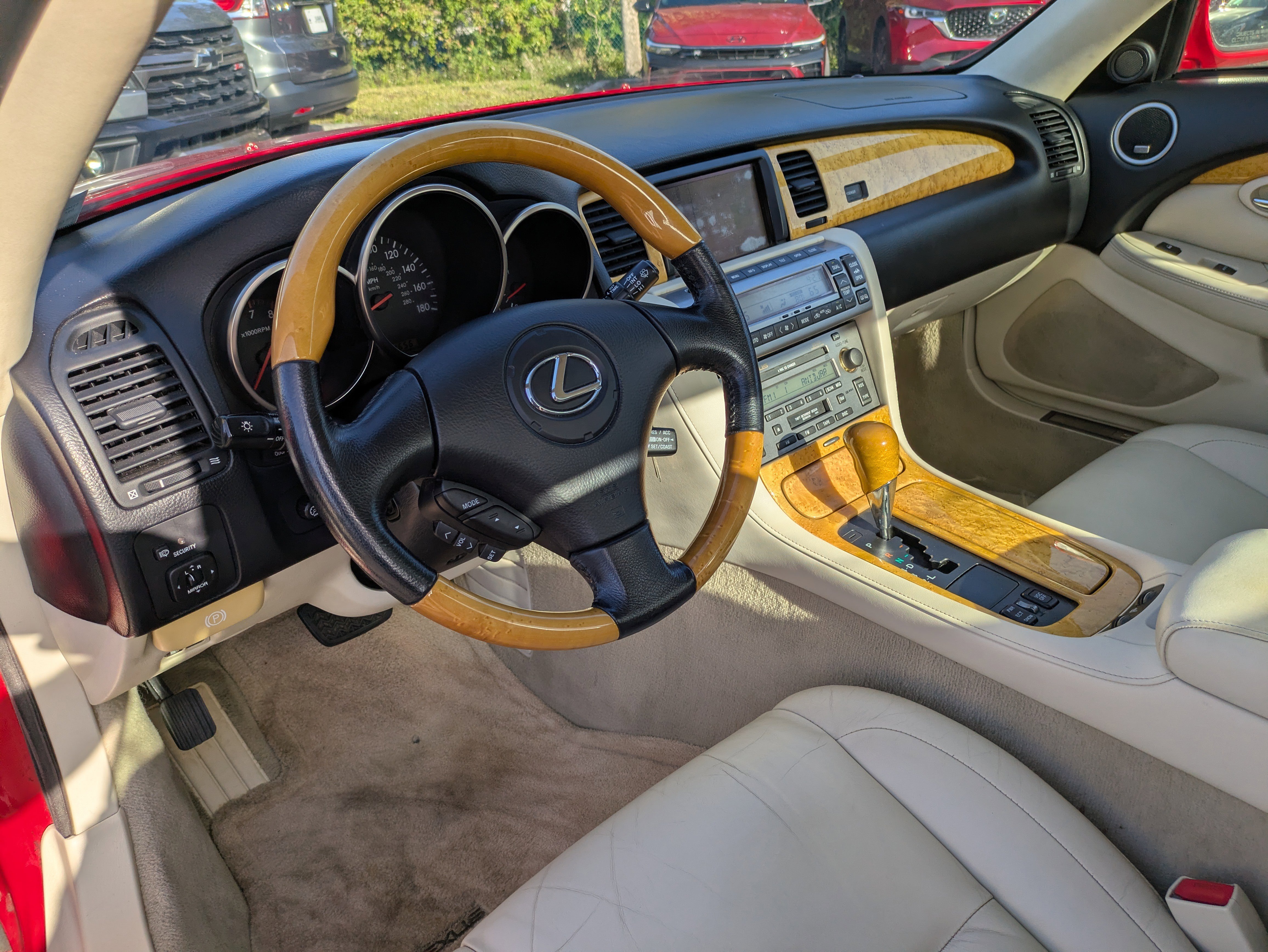 Used 2004 Lexus SC 430 Convertible image 18