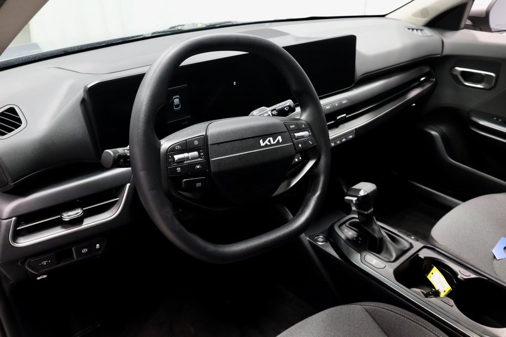 Used 2025 Kia K4 LXS image 24