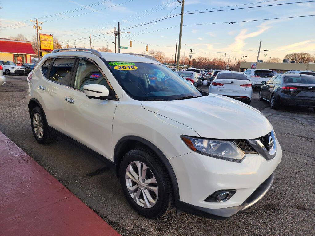 Used 2016 Nissan Rogue SV w/ SV Premium Package image 6