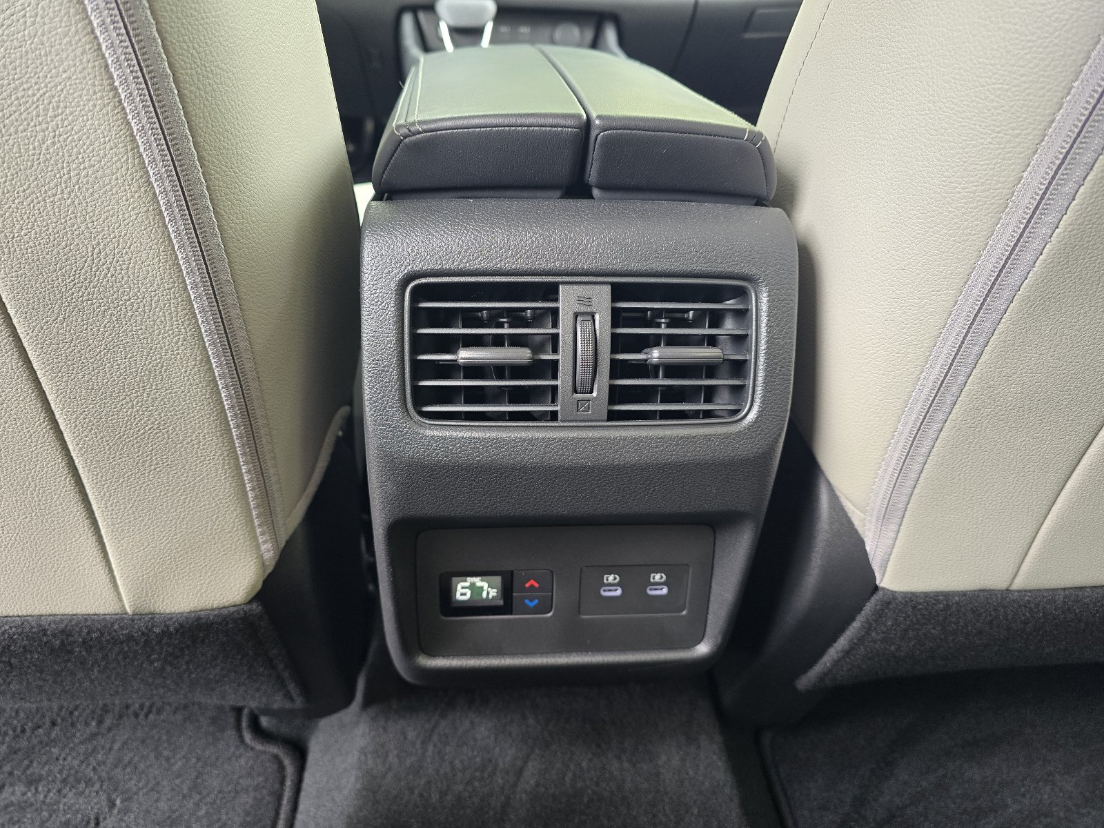Certified 2025 Nissan Rogue SL w/ Tech Package FWD image 25