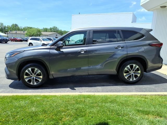 Certified 2024 Toyota Highlander XLE FWD image 23