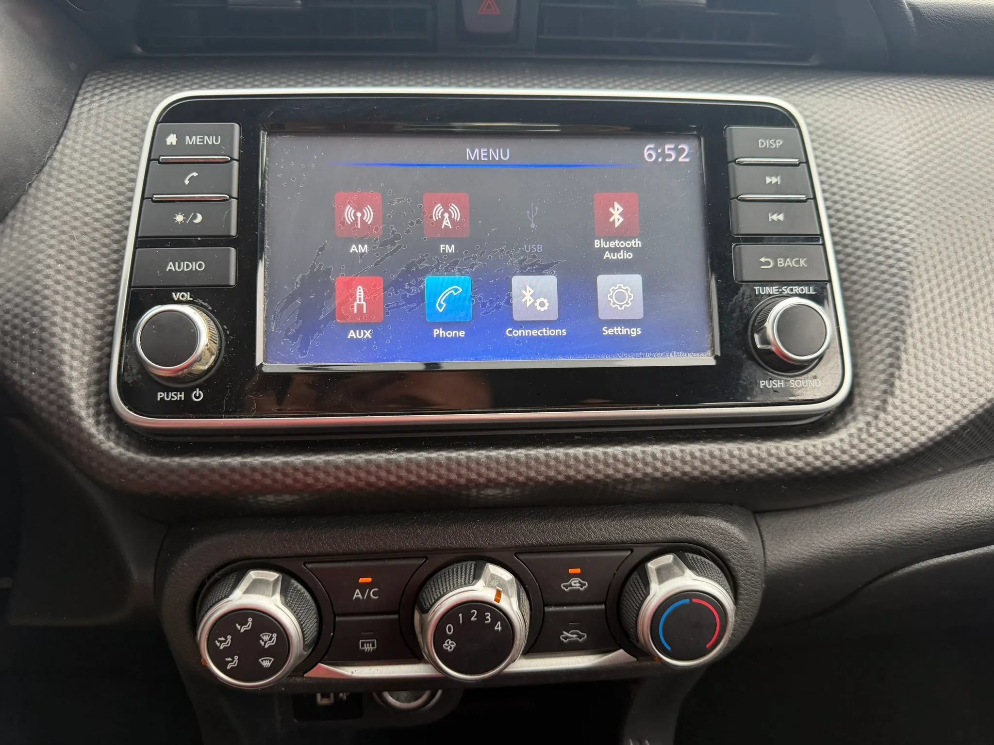 Used 2018 Nissan Kicks S FWD image 17