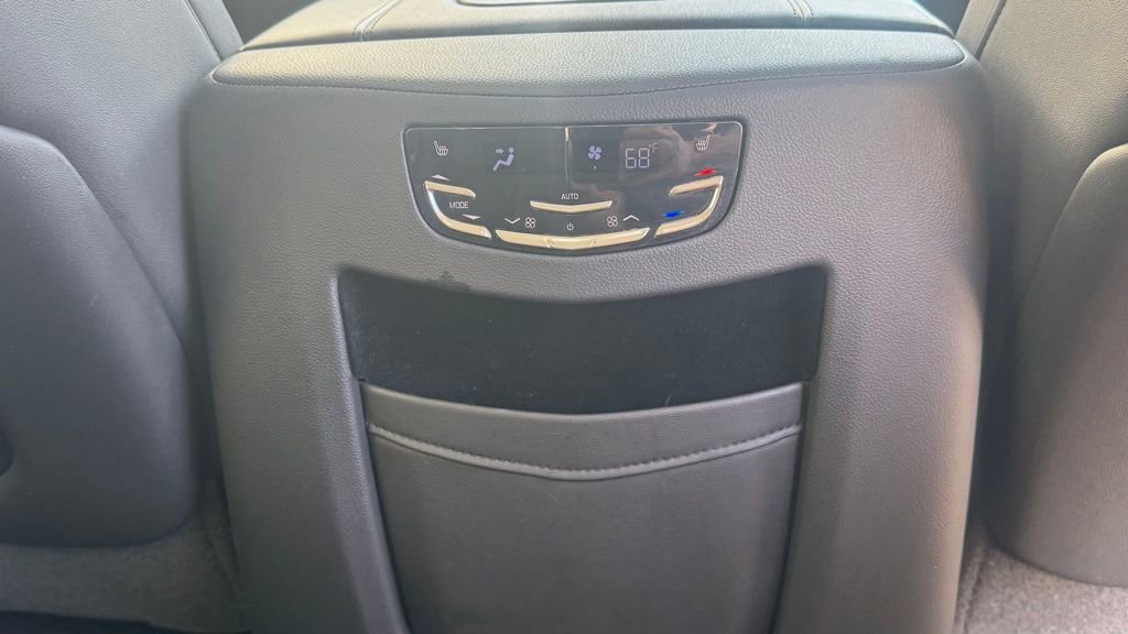 Used 2019 Cadillac Escalade Luxury AWD/4WD image 15