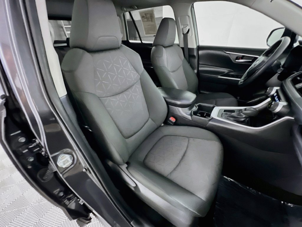 Used 2024 Toyota RAV4 XLE w/ Convenience Package FWD image 28