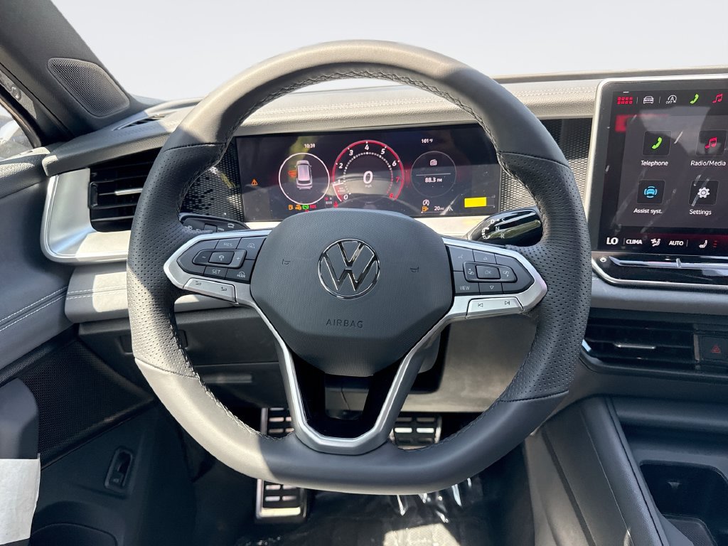 New 2026 Volkswagen Tiguan SE R-Line AWD/4WD image 11