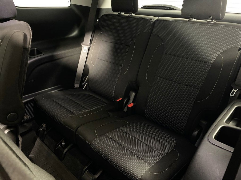 Used 2023 GMC Acadia SLE w/ Driver Convenience Package image 23
