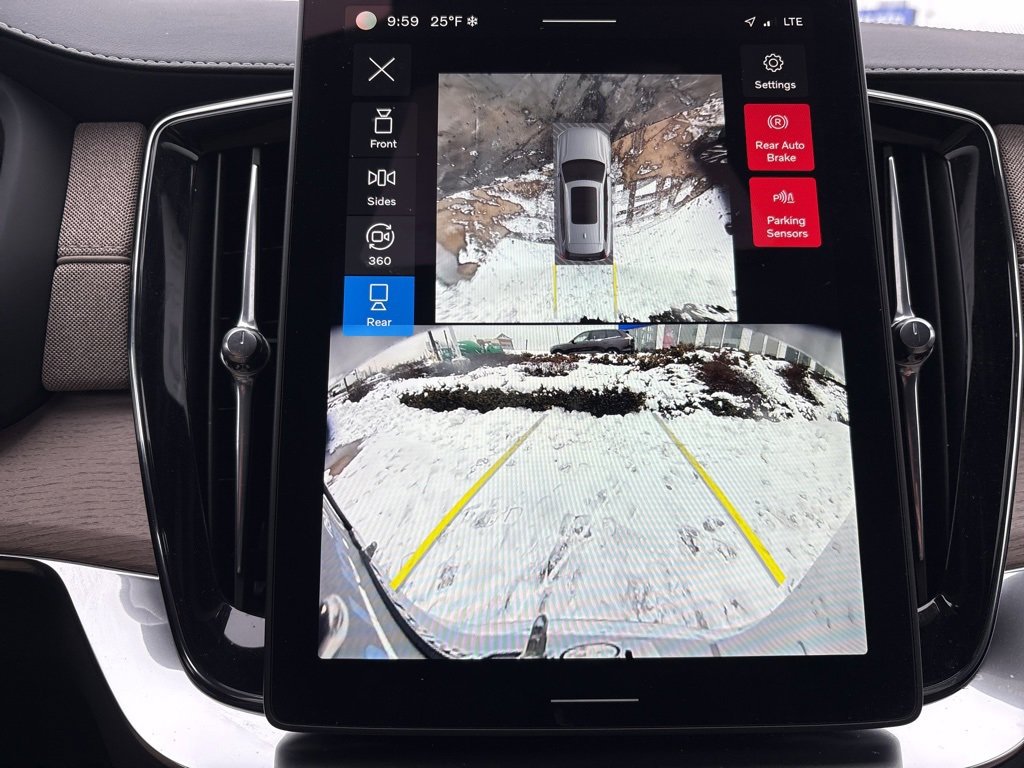 Certified 2025 Volvo XC90 B6 Plus image 29