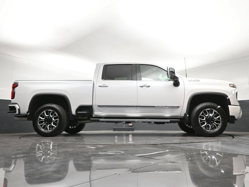 Certified 2025 Chevrolet Silverado 3500 High Country w/ High Country Premium Package AWD/4WD image 28