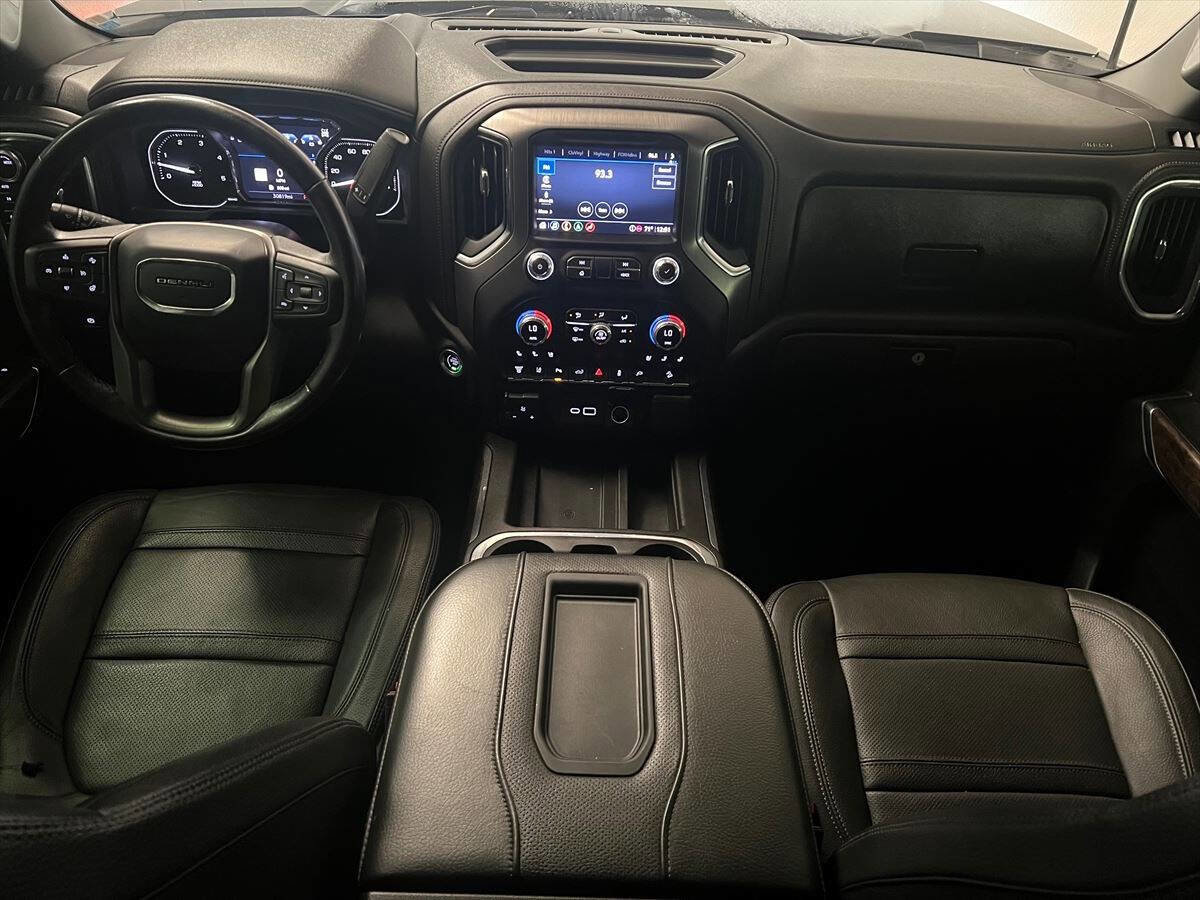 Used 2022 GMC Sierra 3500 Denali w/ Denali Ultimate Package AWD/4WD image 10