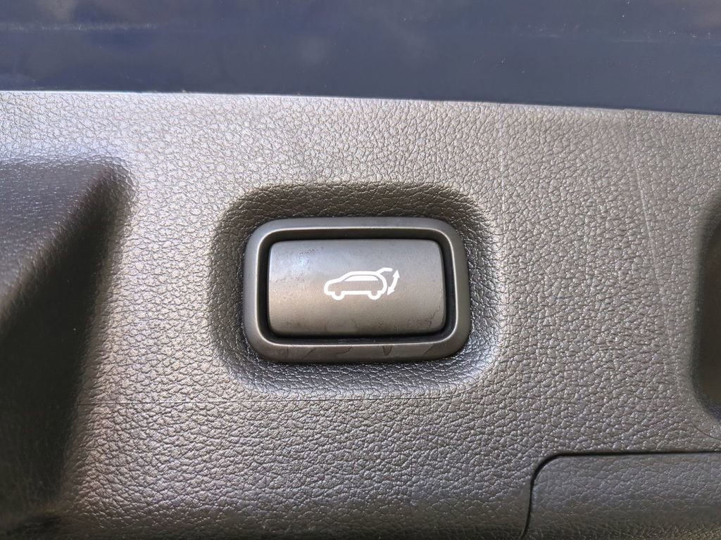 Used 2023 Hyundai Santa Fe SEL image 15