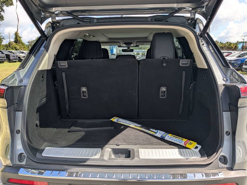 Used 2023 INFINITI QX60 Sensory w/ Cargo Package AWD/4WD image 12