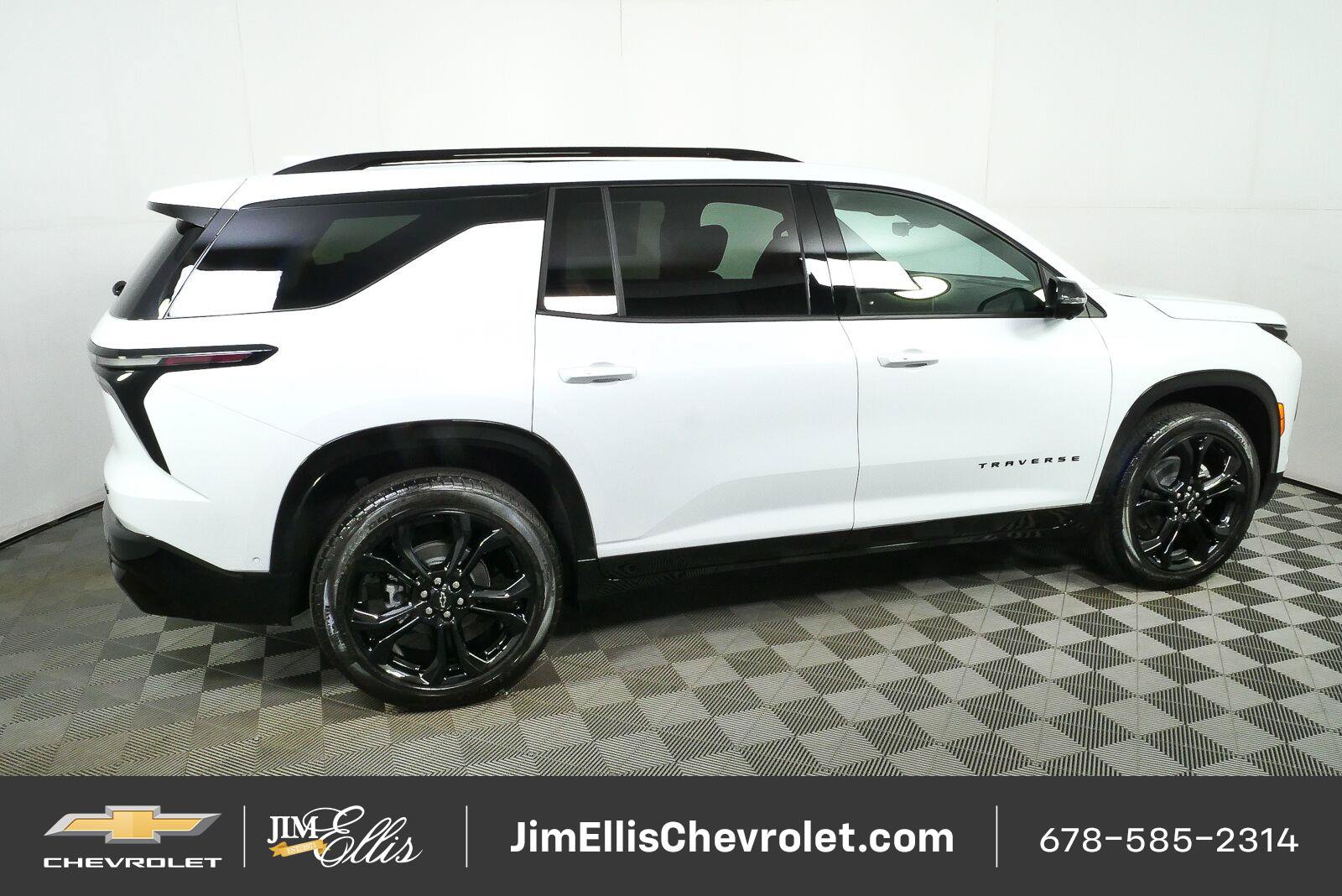New 2027 Chevrolet Traverse RS w/ LPO, Floor Liner Package AWD/4WD image 2