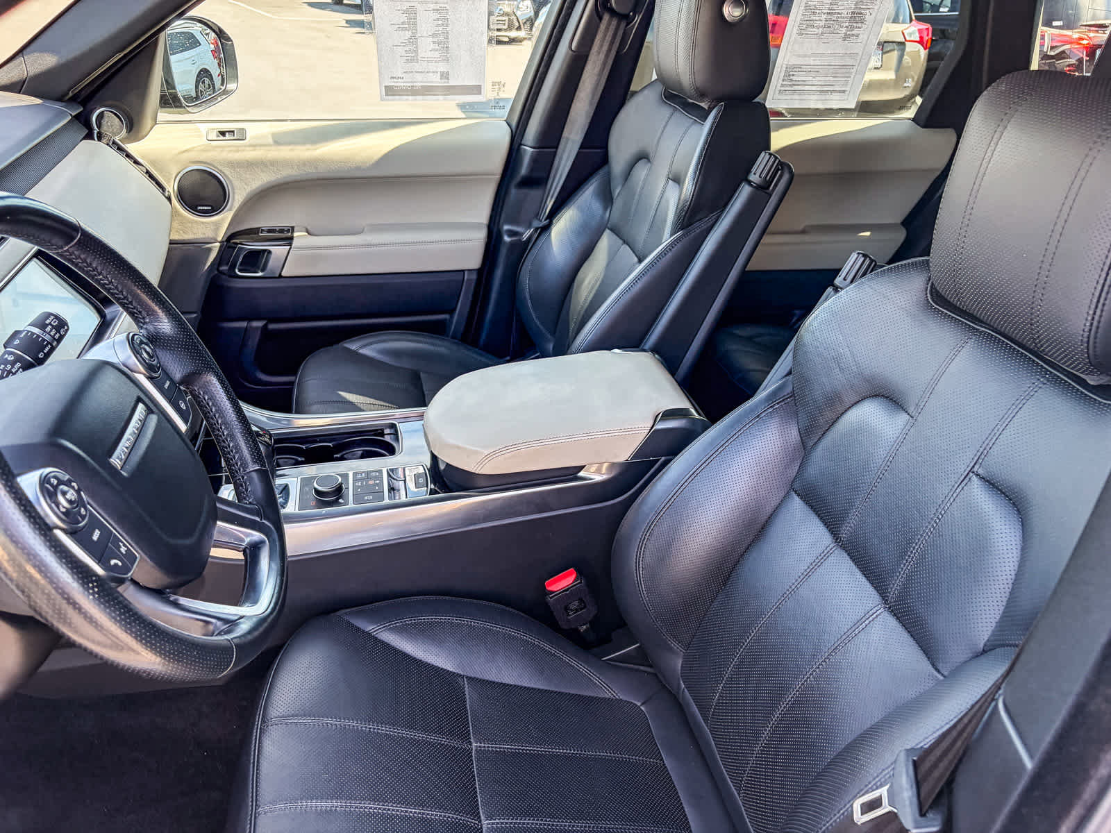 Used 2017 Land Rover Range Rover Sport HSE image 16