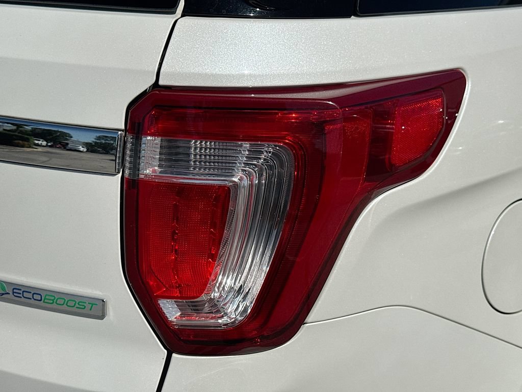 Used 2016 Ford Explorer Limited w/ Equipment Group 301A FWD image 33