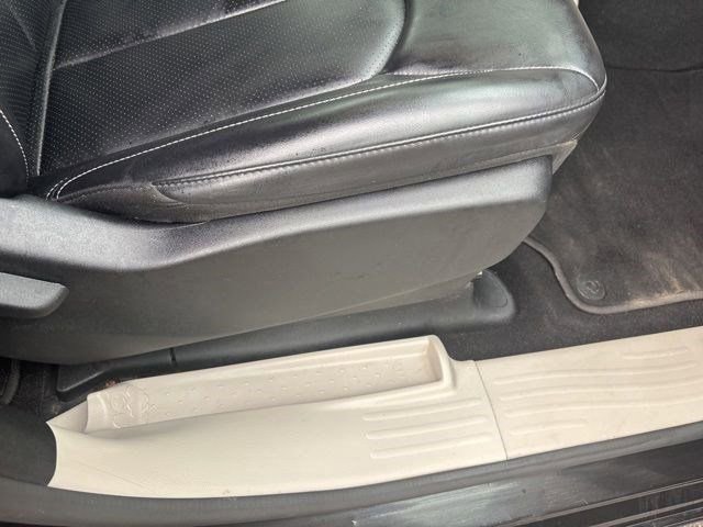 Used 2023 Chrysler Pacifica Touring-L FWD image 39
