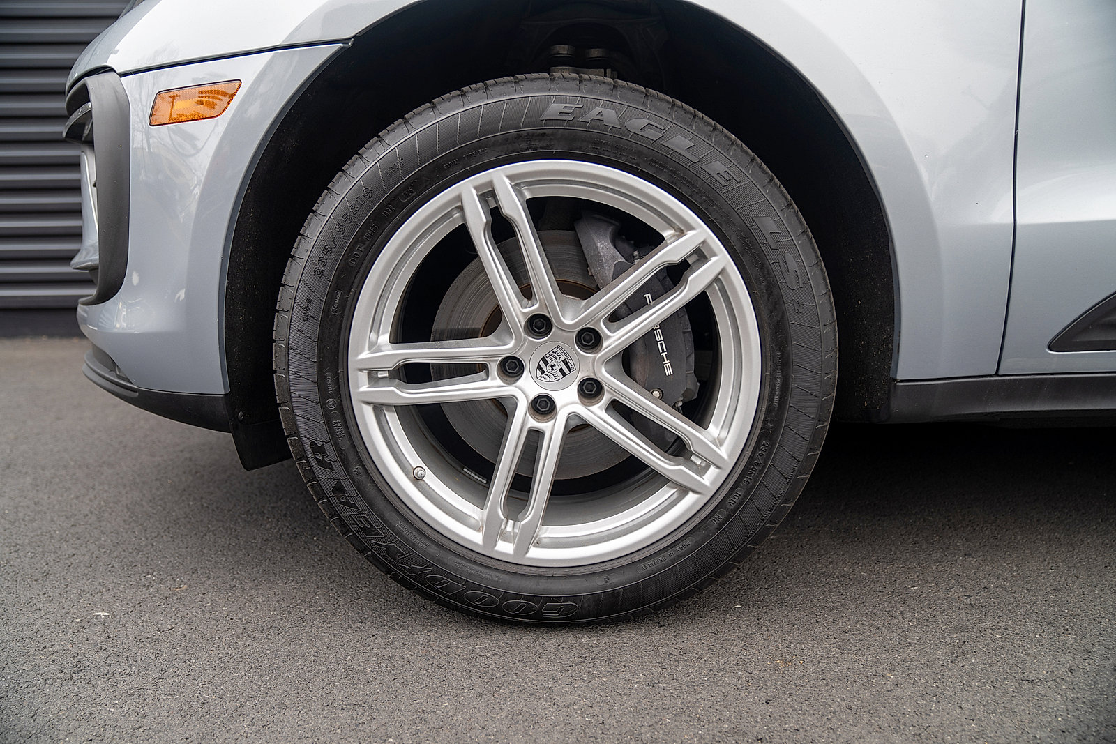 Certified 2026 Porsche Macan AWD/4WD image 23