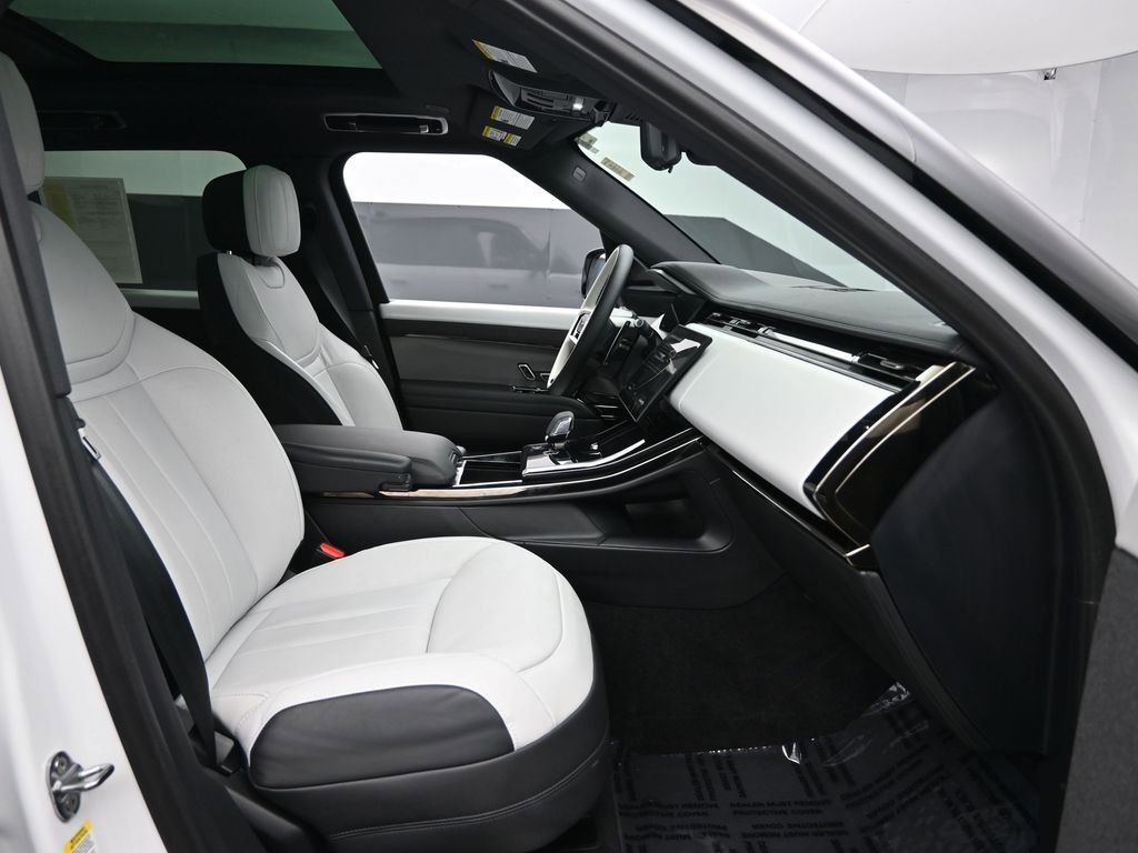 Used 2024 Land Rover Range Rover Sport Dynamic SE image 30