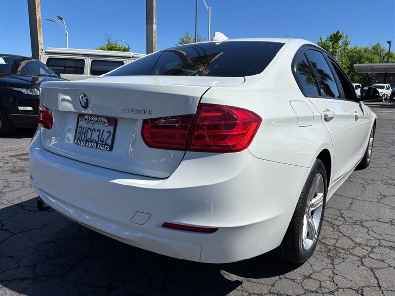 Used 2014 BMW 320i Sedan RWD image 3