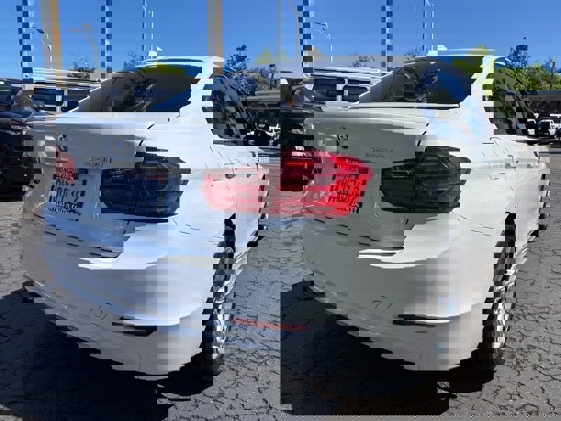 Used 2014 BMW 320i Sedan image 3
