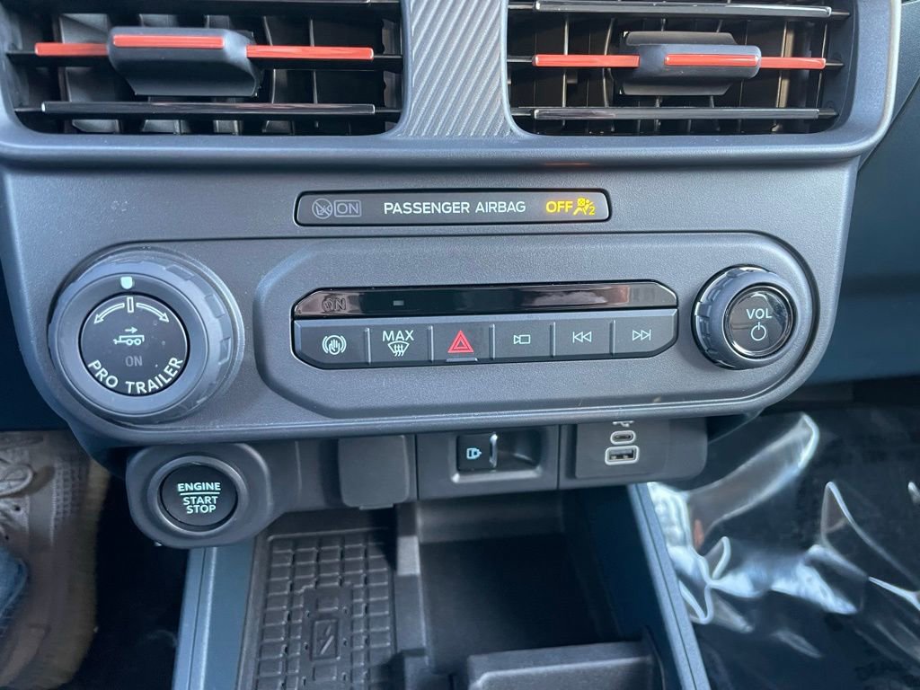 Used 2025 Ford Maverick Lariat w/ 4K Tow Package image 11