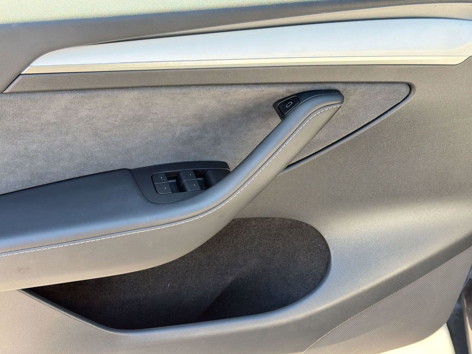 Used 2022 Tesla Model Y Performance image 13