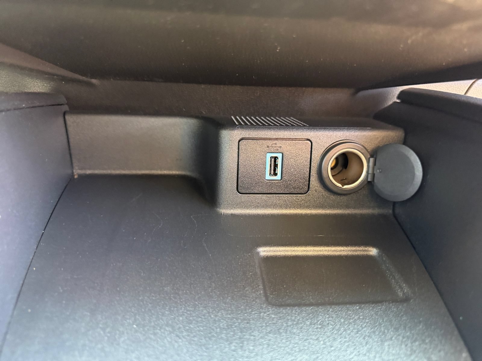 Used 2020 Ford Escape SE FWD image 19