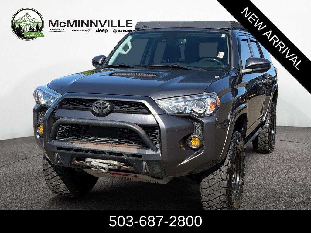 Used 2020 Toyota 4Runner SR5 AWD/4WD image 1