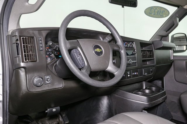 Used 2022 Chevrolet Express 2500 image 19