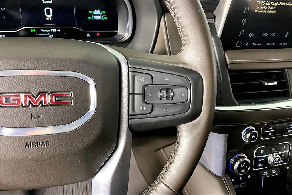 Used 2024 GMC Yukon SLT w/ SLT Luxury Package RWD image 11