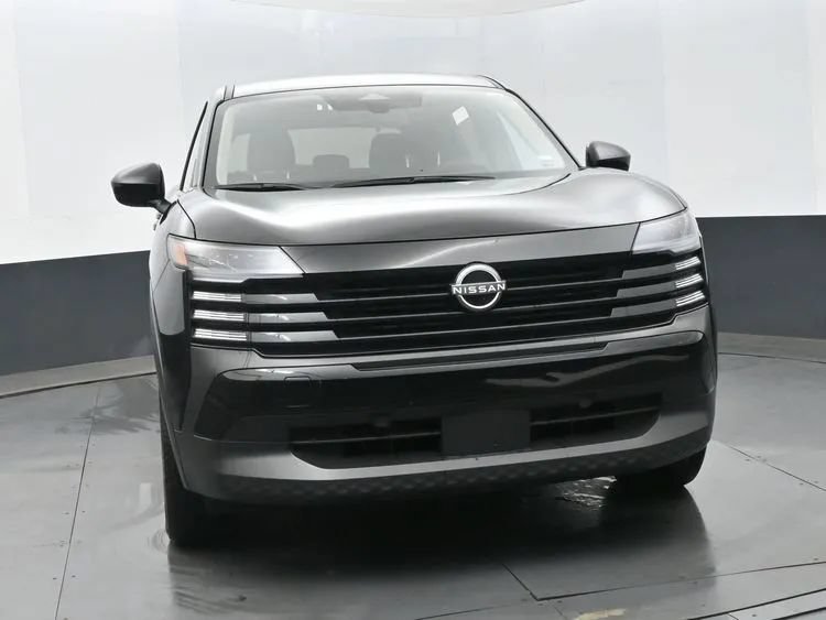 Used 2025 Nissan Kicks SV FWD image 3