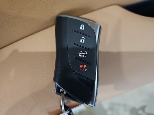 Certified 2025 Lexus ES 300h Ultra Luxury w/ Accessory Package (Z2) image 37