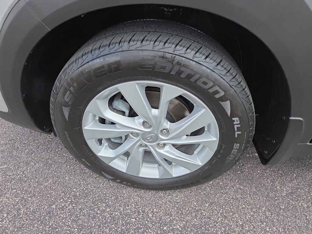 Used 2020 Hyundai Tucson Value w/ Winter Weather Package image 18