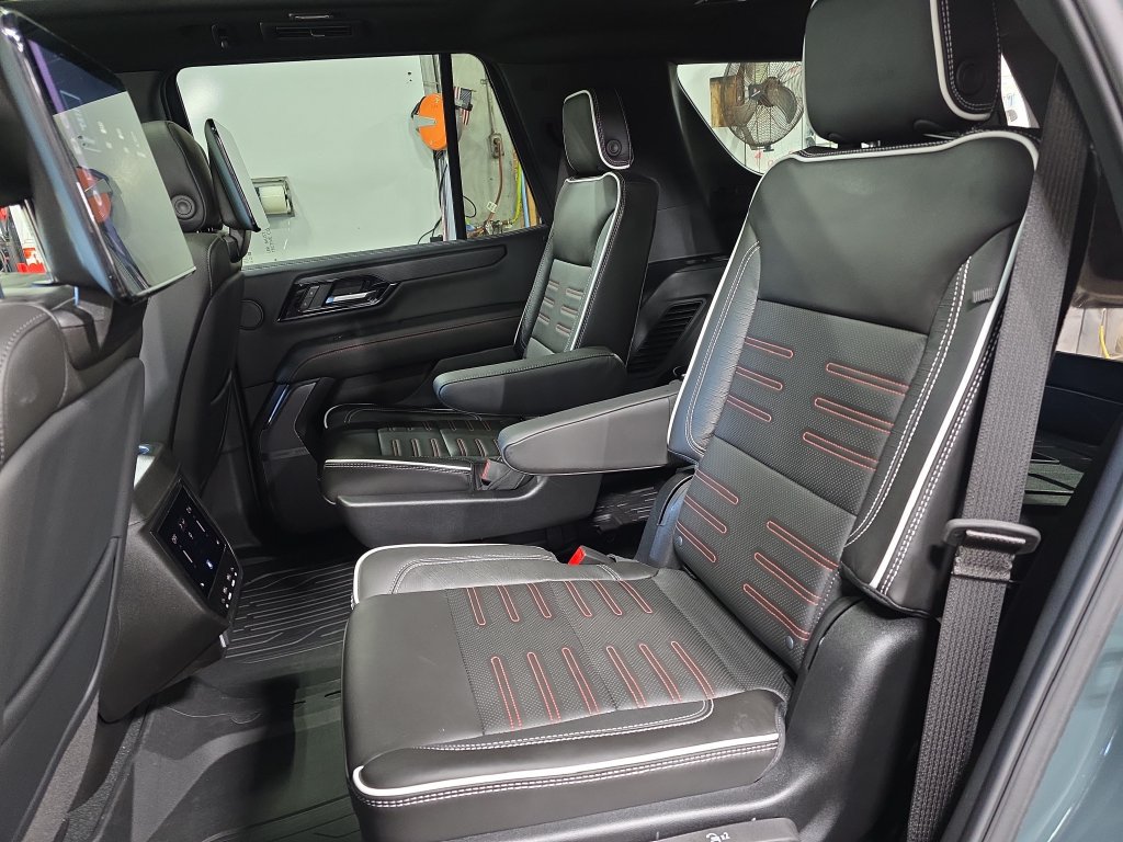 New 2026 GMC Yukon AT4 Ultimate AWD/4WD image 16