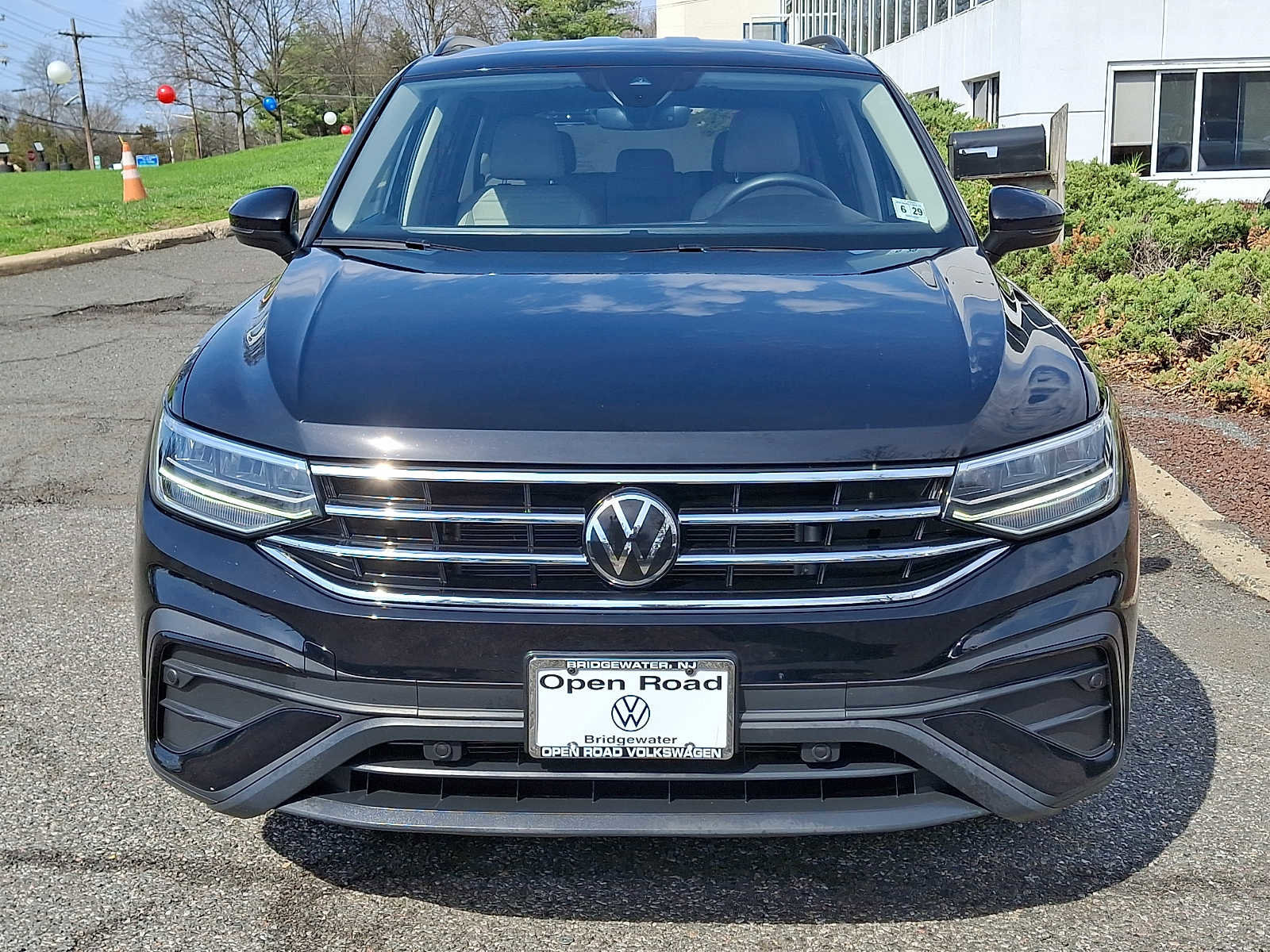 Used 2024 Volkswagen Tiguan S image 2