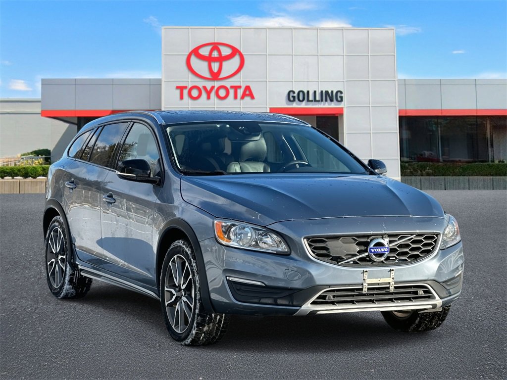 Used 2017 Volvo V60 T5 Cross Country w/ Convenience Package image 7