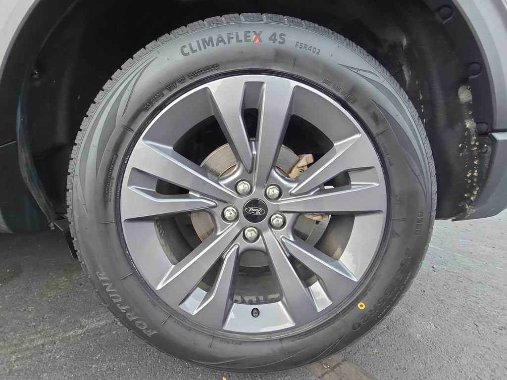 Used 2024 Ford Explorer XLT w/ Equipment Group 202A AWD/4WD image 35