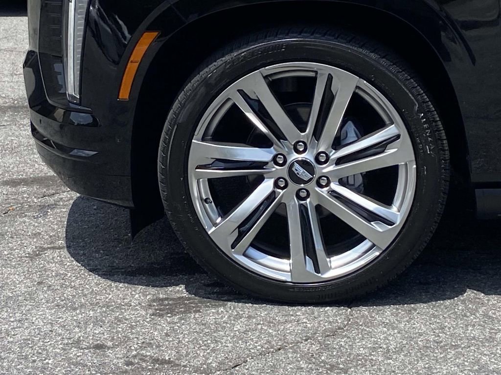 New 2026 Cadillac Escalade ESV Sport w/ Touring Package AWD/4WD image 9