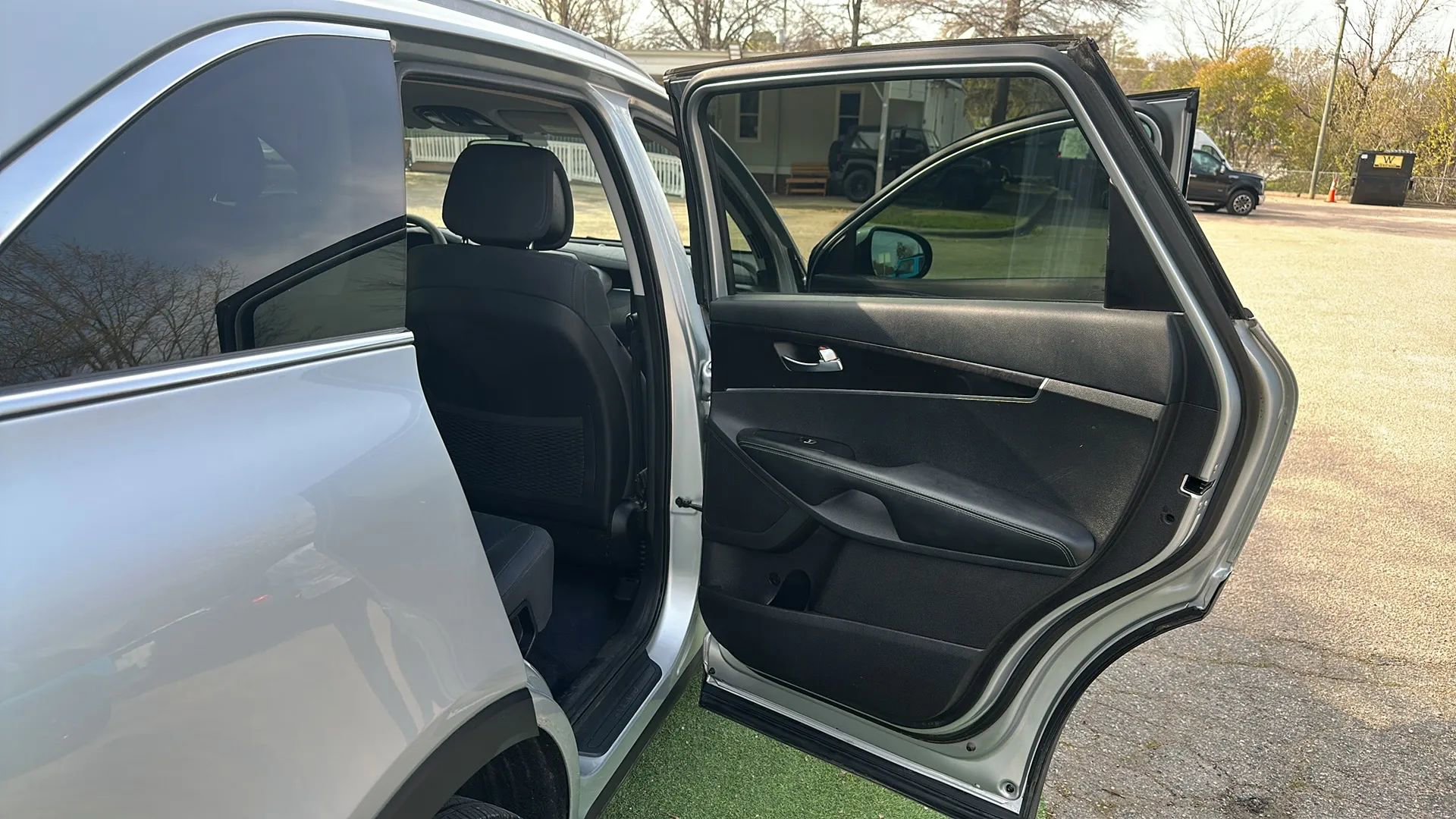 Used 2016 Kia Sorento LX image 18